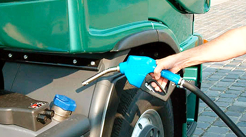 Ahorra combustible aplicando estos 7 trucos al conducir