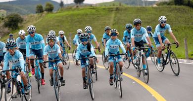 Seguros Equinoccial auspicia al ciclismo juvenil en Ecuador
