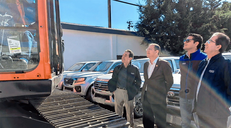 EPMAPS entregó flota vehicular y maquinaria pesada para Quito