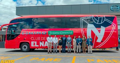 Teojama Comercial presenta nuevo bus oficial del Club Deportivo El Nacional