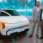 Kia entrega un SUV EV3 eléctrico a Frickson Erazo, MasterChef Celebrity