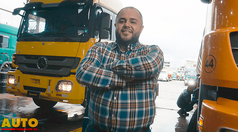 Choferes profesionales mantienen a Ecuador en movimiento